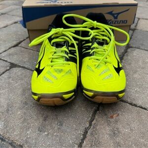 Mizuno Wave Lightening Z2 Volleyball Shoes